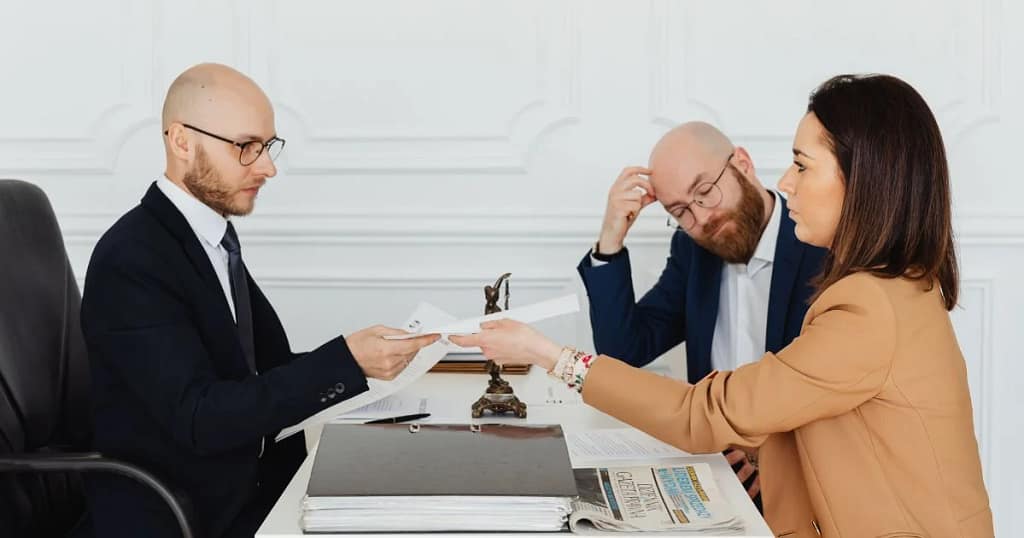 Comunicação de Crise: como detectar os sinais, responder com rapidez e recuperar a reputação com estratégia e comunicação responsável.