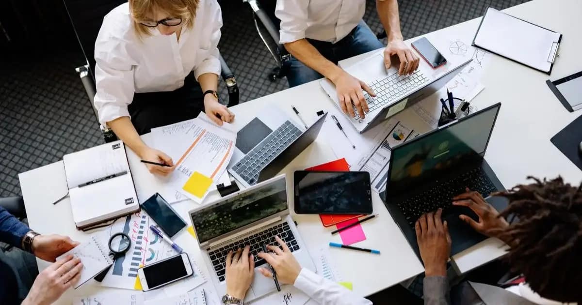 Importância de um plano de comunicação: descubra 5 razões para alinhar mensagens, evitar falhas e fortalecer a marca