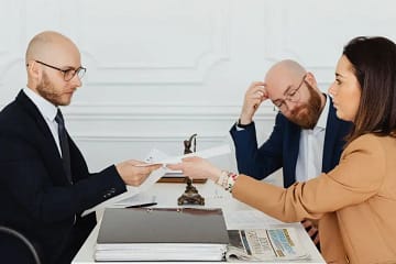 Comunicação de Crise: como detectar os sinais, responder com rapidez e recuperar a reputação com estratégia e comunicação responsável.