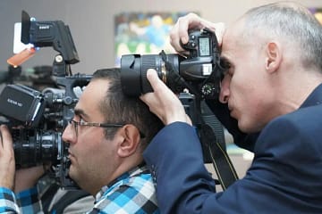 Relação com os media bem estruturada fortalece reputação, credibilidade e visibilidade. Conheça o papel estratégico do Assessor de Imprensa.